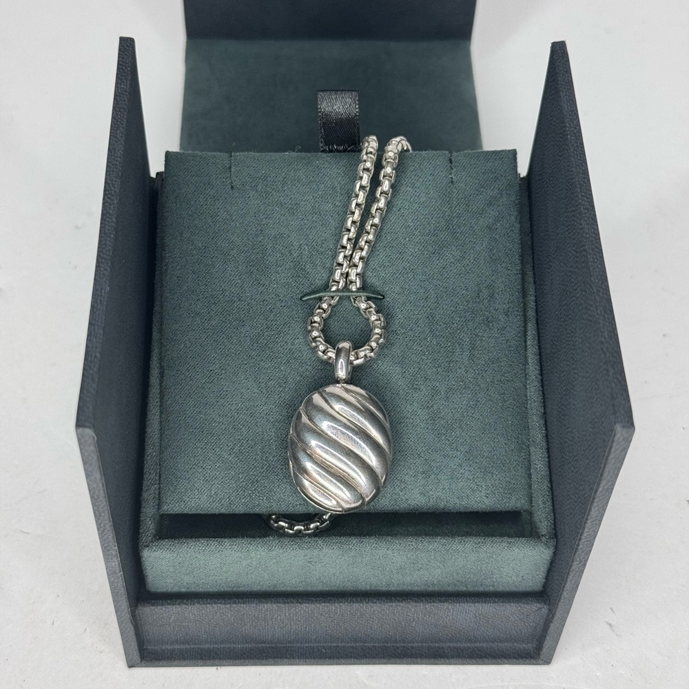 David Yurman Sculpted Locket with chain